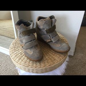 Bcbg generation perfect condition suede and leathe